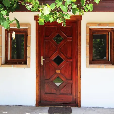 Guest house Lugas Vendeghaz 2*
